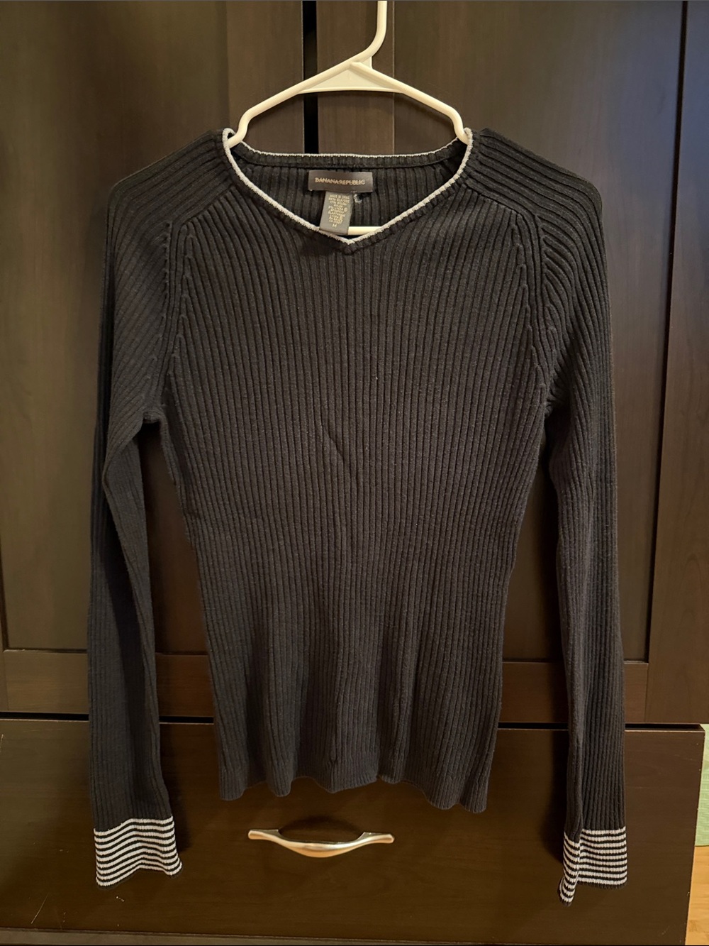 BANANA REPUBLIC Black Ribbed Long-Sleeve Sweater with White Trim